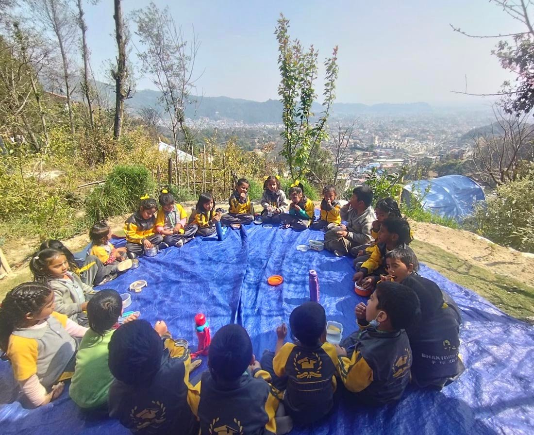 Junior school goes for a visit to community greenery